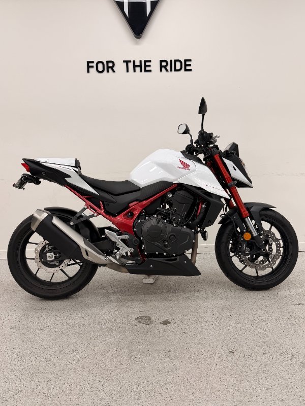 2023 Honda CB750 (HORNET) White