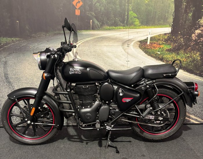 2024 Royal Enfield CLASSIC 350 DARK Black