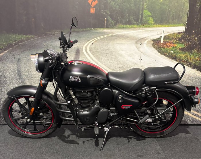 2024 Royal Enfield CLASSIC 350 DARK Black