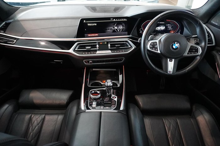 2021 BMW X7 M50i