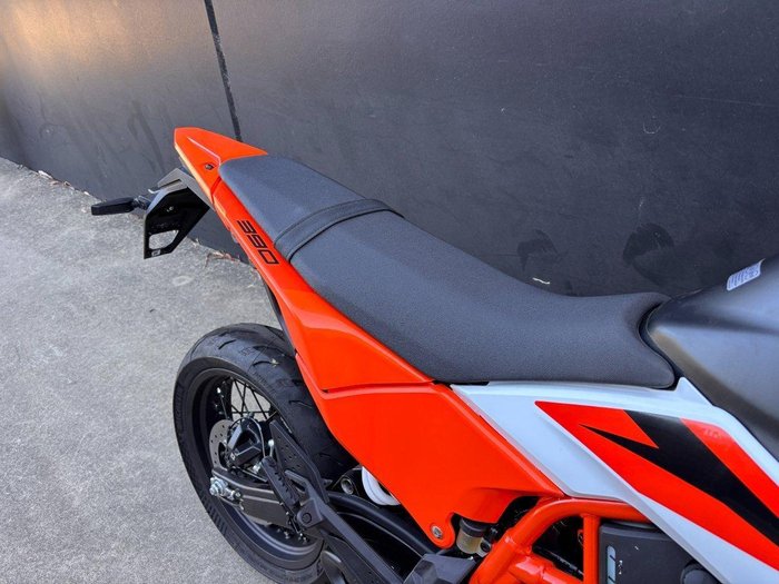 2025 KTM 390 SMC R SMC Orange