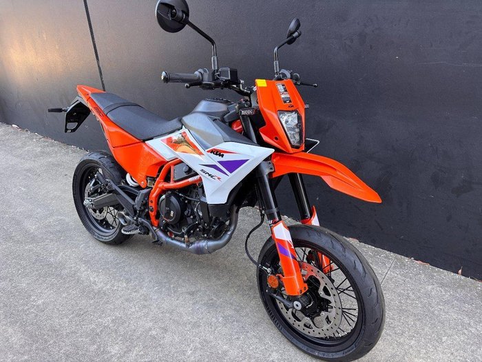 2025 KTM 390 SMC R SMC Orange