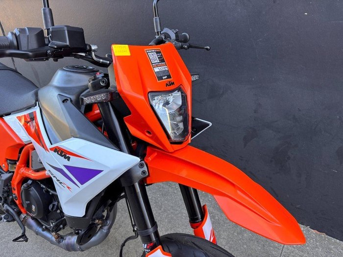 2025 KTM 390 SMC R SMC Orange