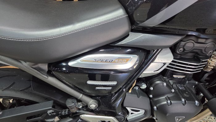 2025 Triumph SPEED 400 Black