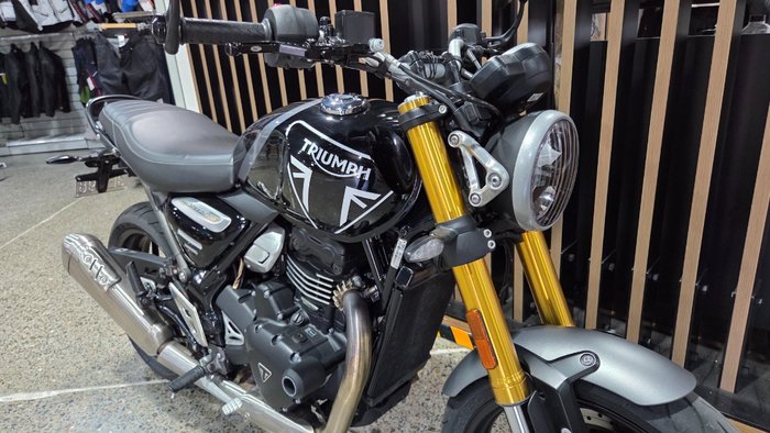 2025 Triumph SPEED 400 Black