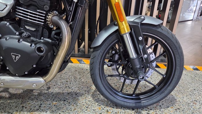 2025 Triumph SPEED 400 Black