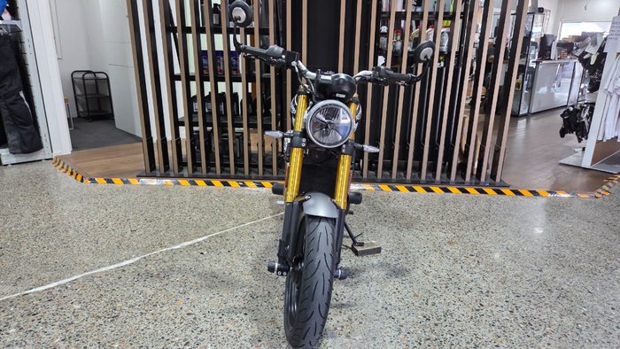2025 Triumph SPEED 400 Black