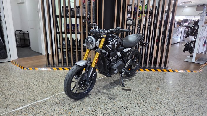 2025 Triumph SPEED 400 Black