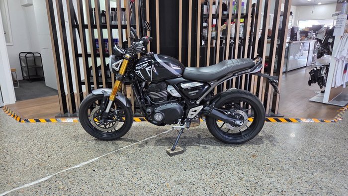2025 Triumph SPEED 400 Black