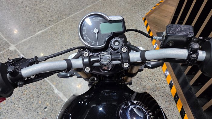 2025 Triumph SPEED 400 Black