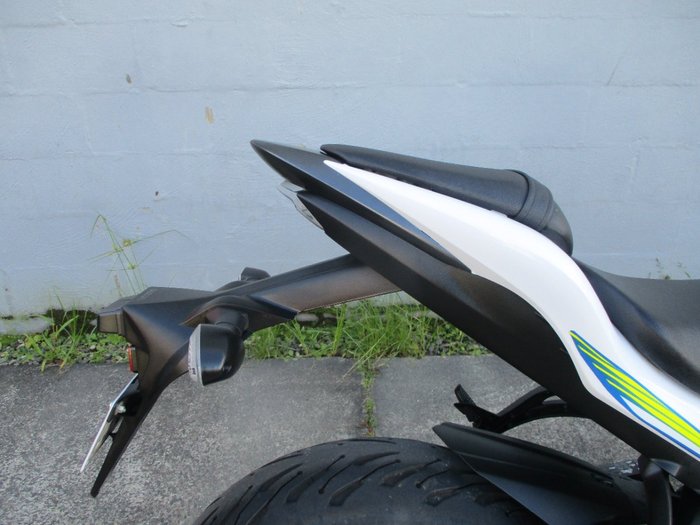 2017 Suzuki GSX-S1000F WHITE