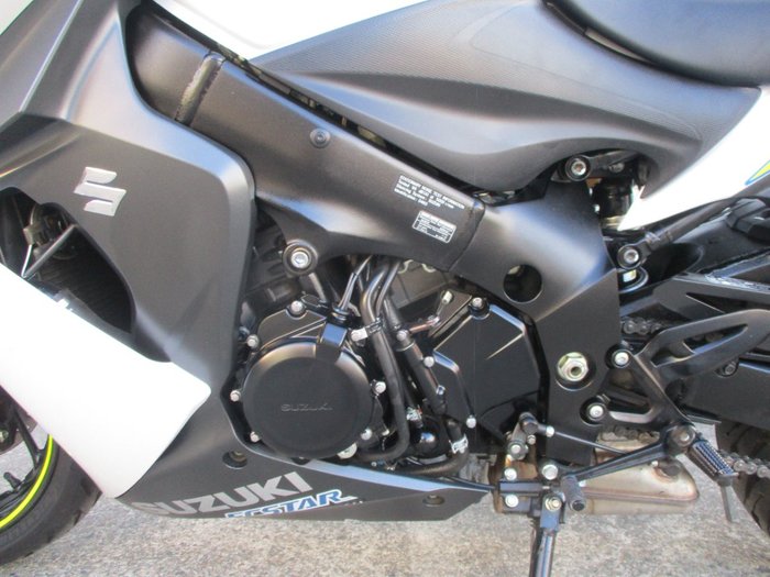 2017 Suzuki GSX-S1000F WHITE
