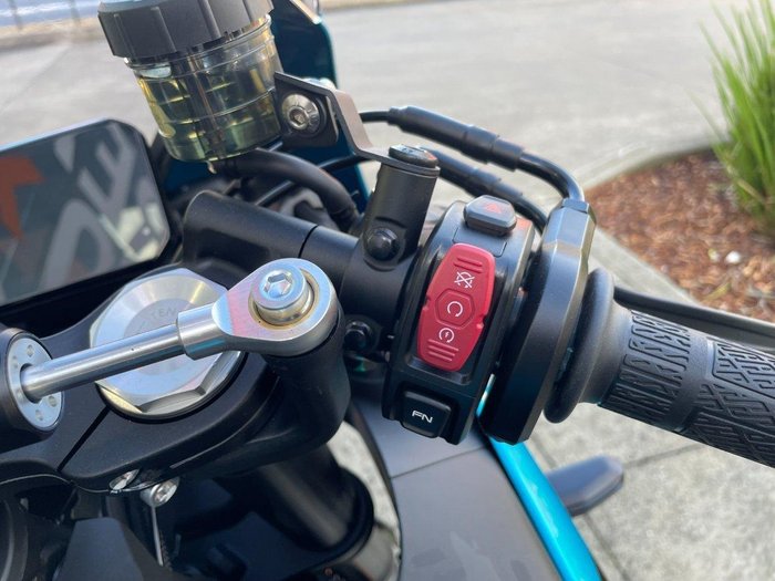 2025 CFMOTO 500 SR Voom SR Blue