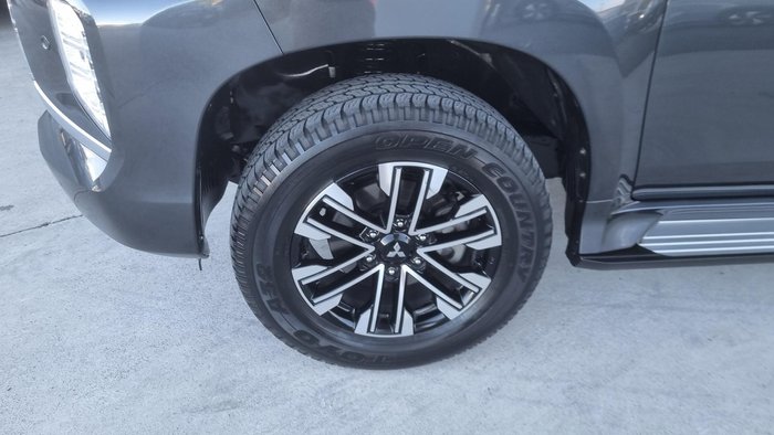 2022 Mitsubishi Pajero Sport Exceed