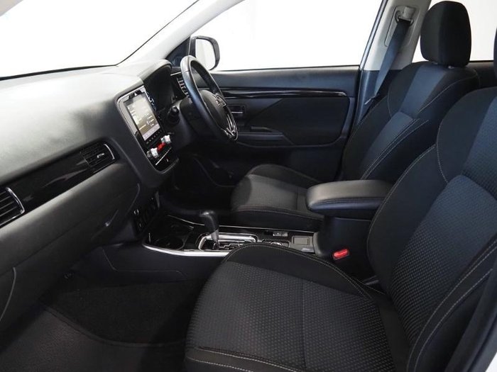 2021 Mitsubishi Outlander ES