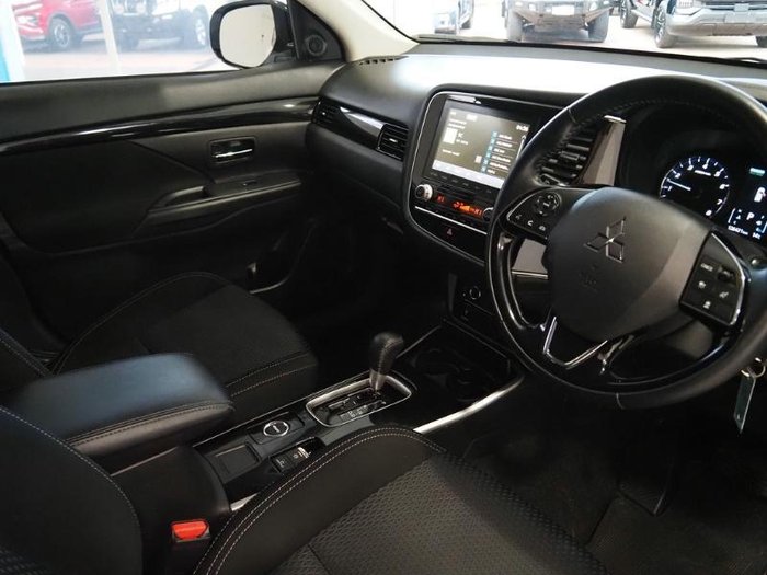 2021 Mitsubishi Outlander ES