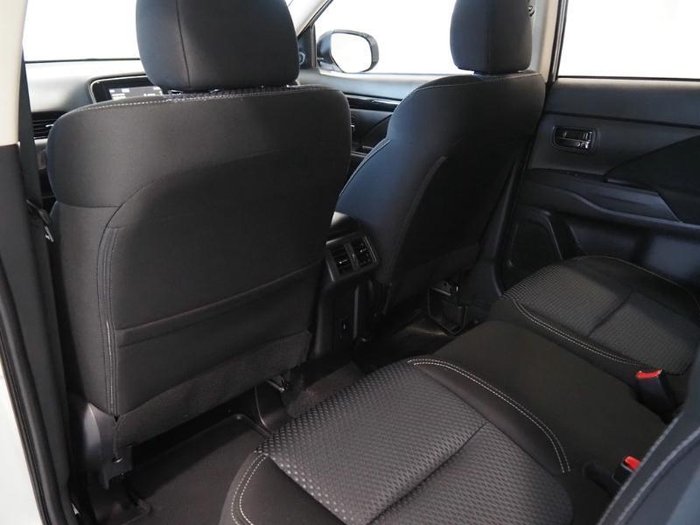 2021 Mitsubishi Outlander ES