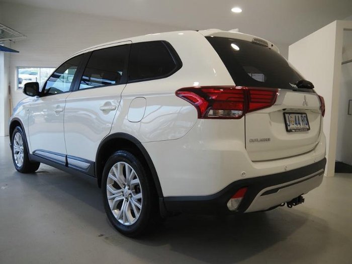 2021 Mitsubishi Outlander ES