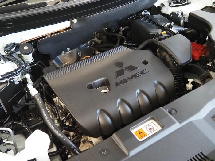 2021 Mitsubishi Outlander ES