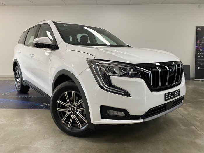2025 Mahindra XUV700