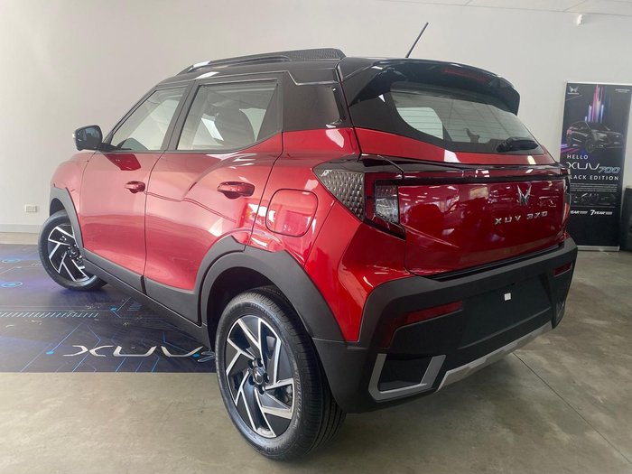 2025 Mahindra XUV3XO AX7L