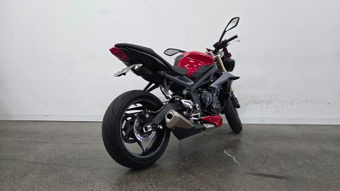 2016 Triumph STREET TRIPLE 660 Red
