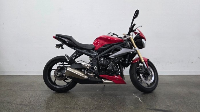 2016 Triumph STREET TRIPLE 660 Red