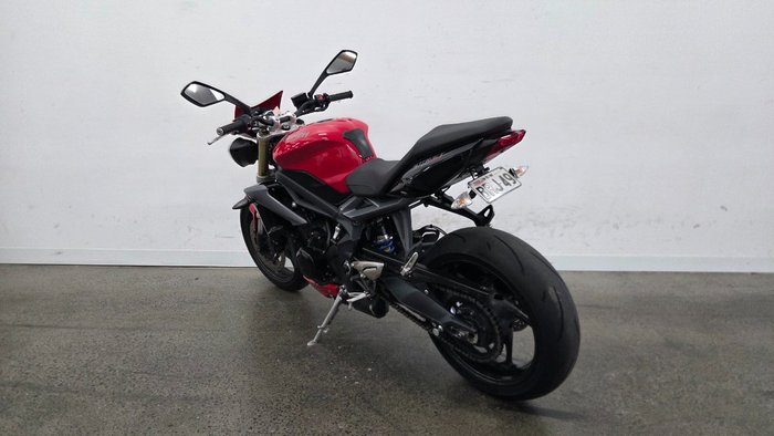 2016 Triumph STREET TRIPLE 660 Red