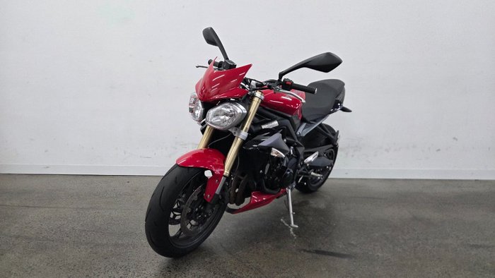 2016 Triumph STREET TRIPLE 660 Red