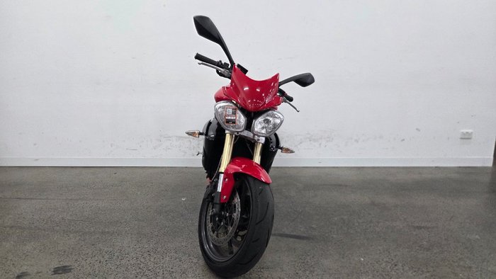 2016 Triumph STREET TRIPLE 660 Red