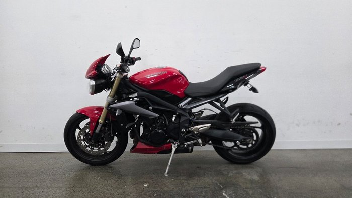 2016 Triumph STREET TRIPLE 660 Red