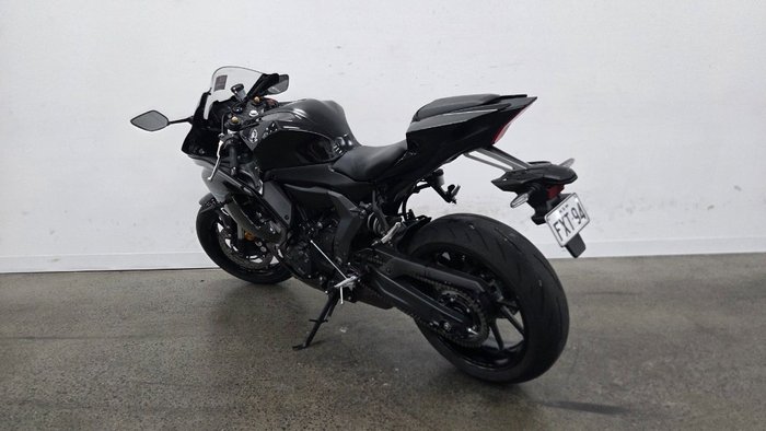 2023 Yamaha YZF-R7LA Black