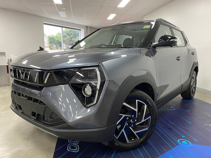 2025 Mahindra XUV3XO AX7L