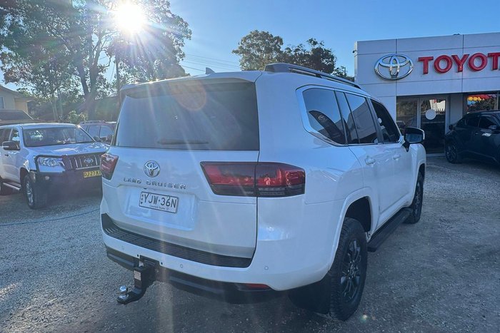2022 Toyota Landcruiser VX