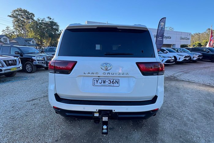 2022 Toyota Landcruiser VX