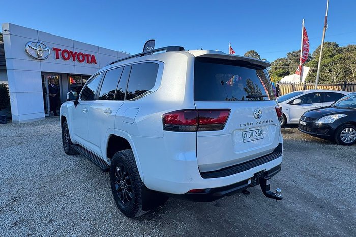 2022 Toyota Landcruiser VX