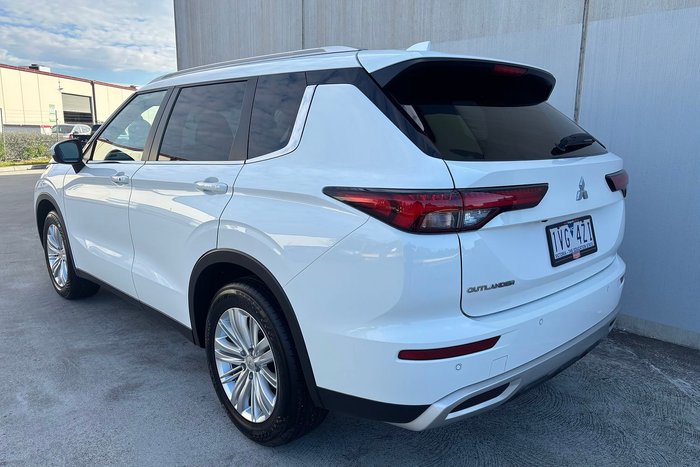 2022 Mitsubishi Outlander LS