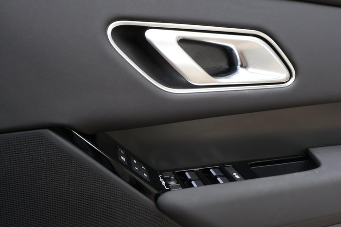 2024 Land Rover Range Rover Velar P250 Dynamic SE