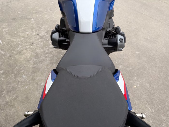 2024 BMW Motorrad R 1250 R SPORT Blue