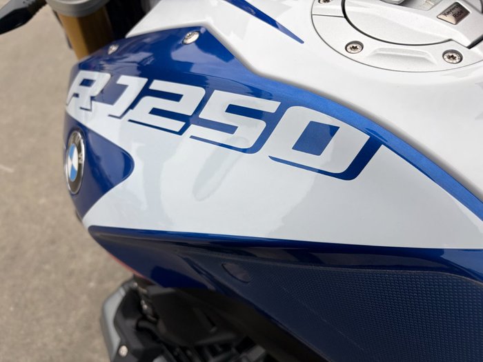 2024 BMW Motorrad R 1250 R SPORT Blue