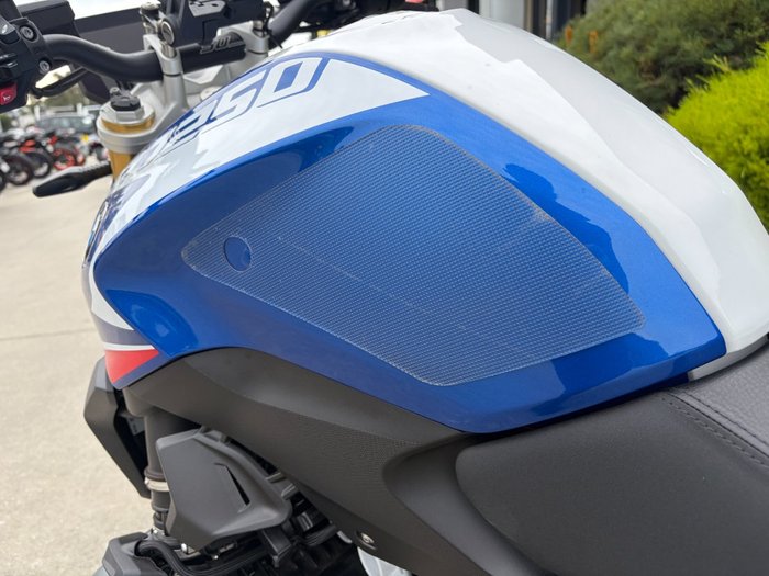 2024 BMW Motorrad R 1250 R SPORT Blue