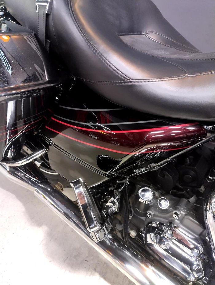 2010 Harley-Davidson CVO Street Glide 110 (FLHXSE) CVO Black