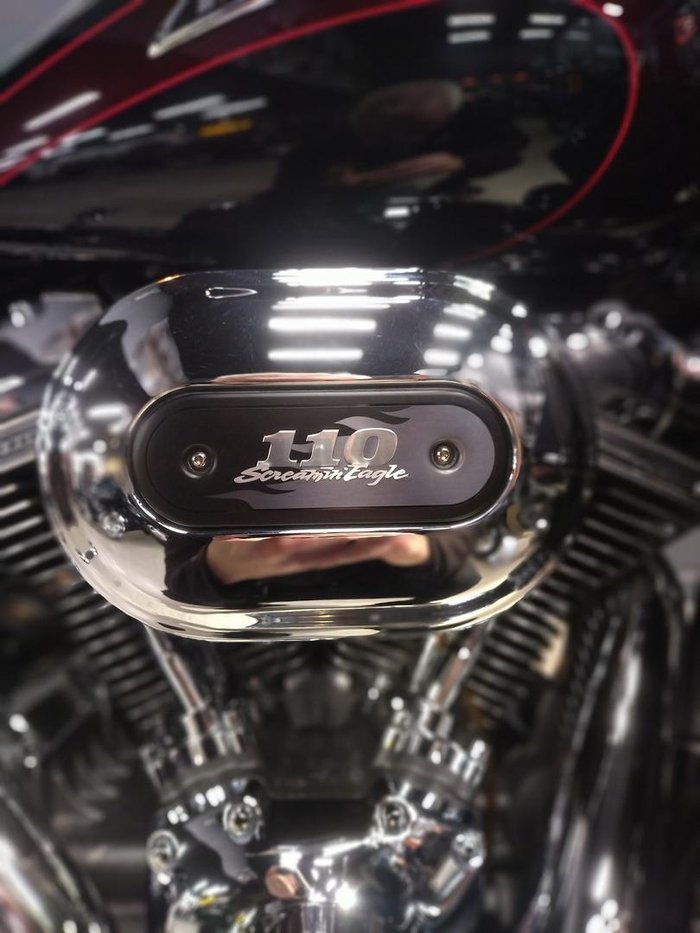 2010 Harley-Davidson CVO Street Glide 110 (FLHXSE)