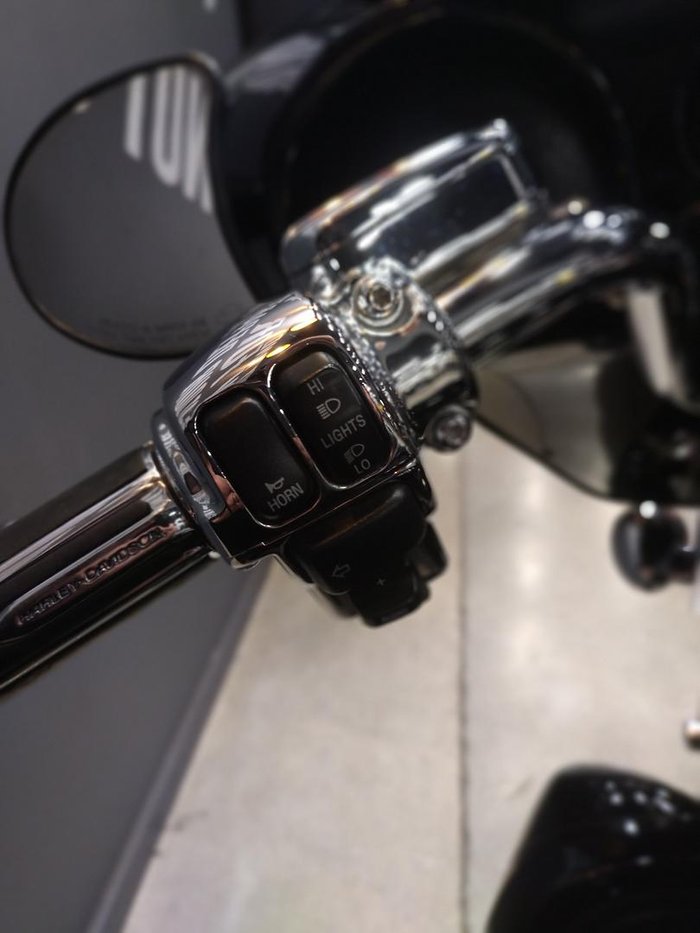 2010 Harley-Davidson CVO Street Glide 110 (FLHXSE) CVO Black