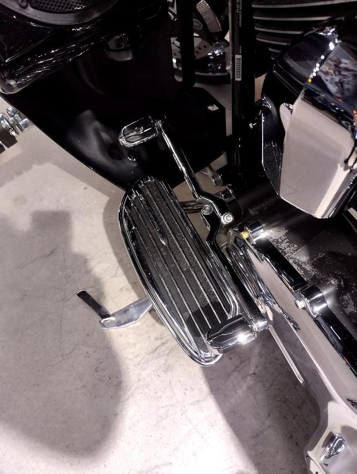 2010 Harley-Davidson CVO Street Glide 110 (FLHXSE) CVO Black