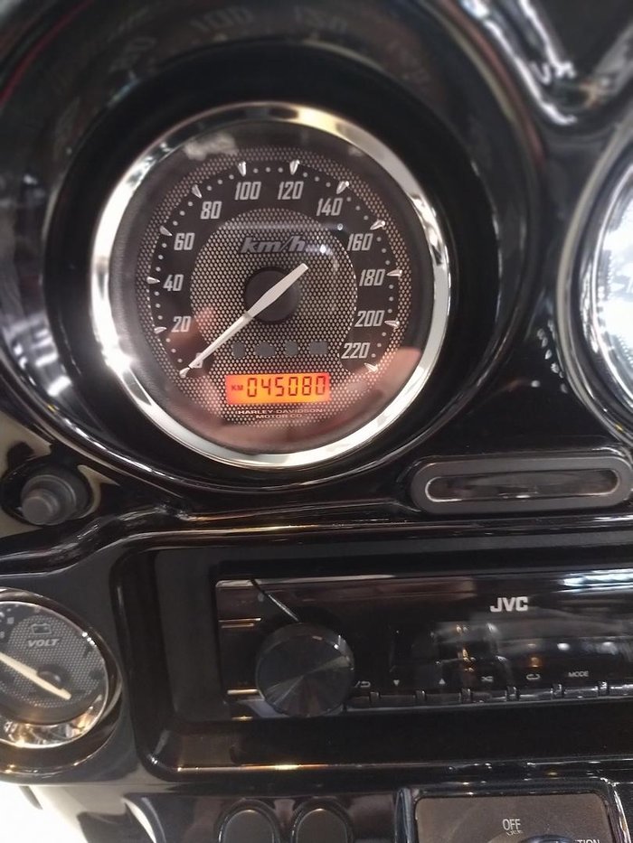 2010 Harley-Davidson CVO Street Glide 110 (FLHXSE)