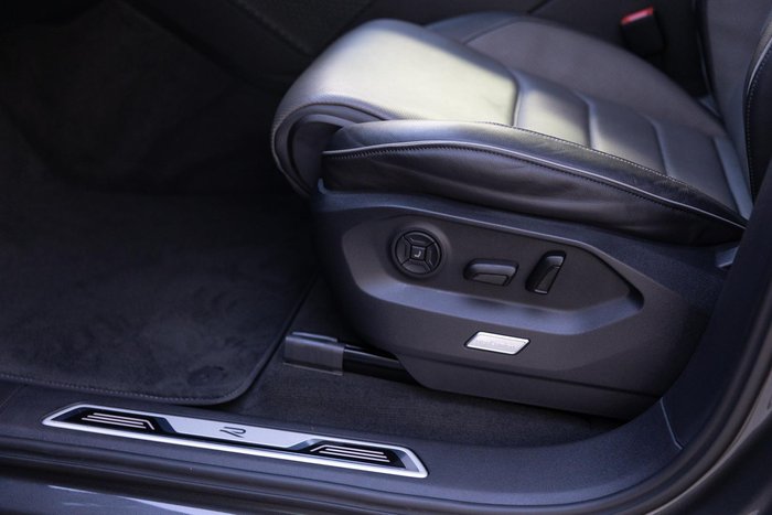 2022 Volkswagen Touareg 210TDI R-Line