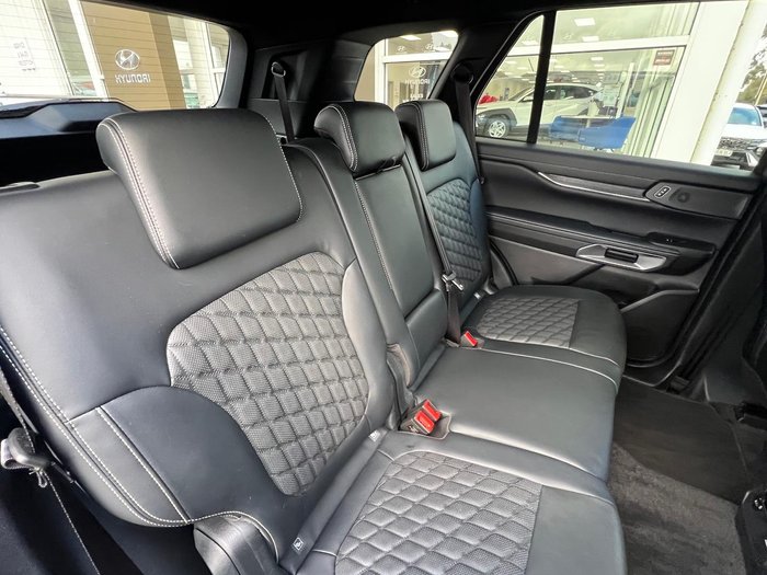 2025 Ford Everest Platinum