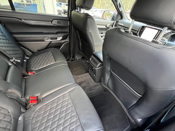 2025 Ford Everest Platinum