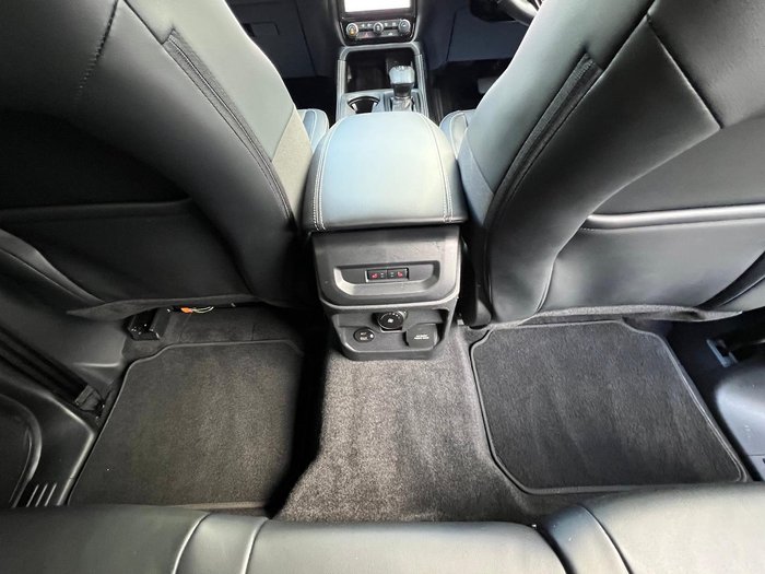 2025 Ford Everest Platinum